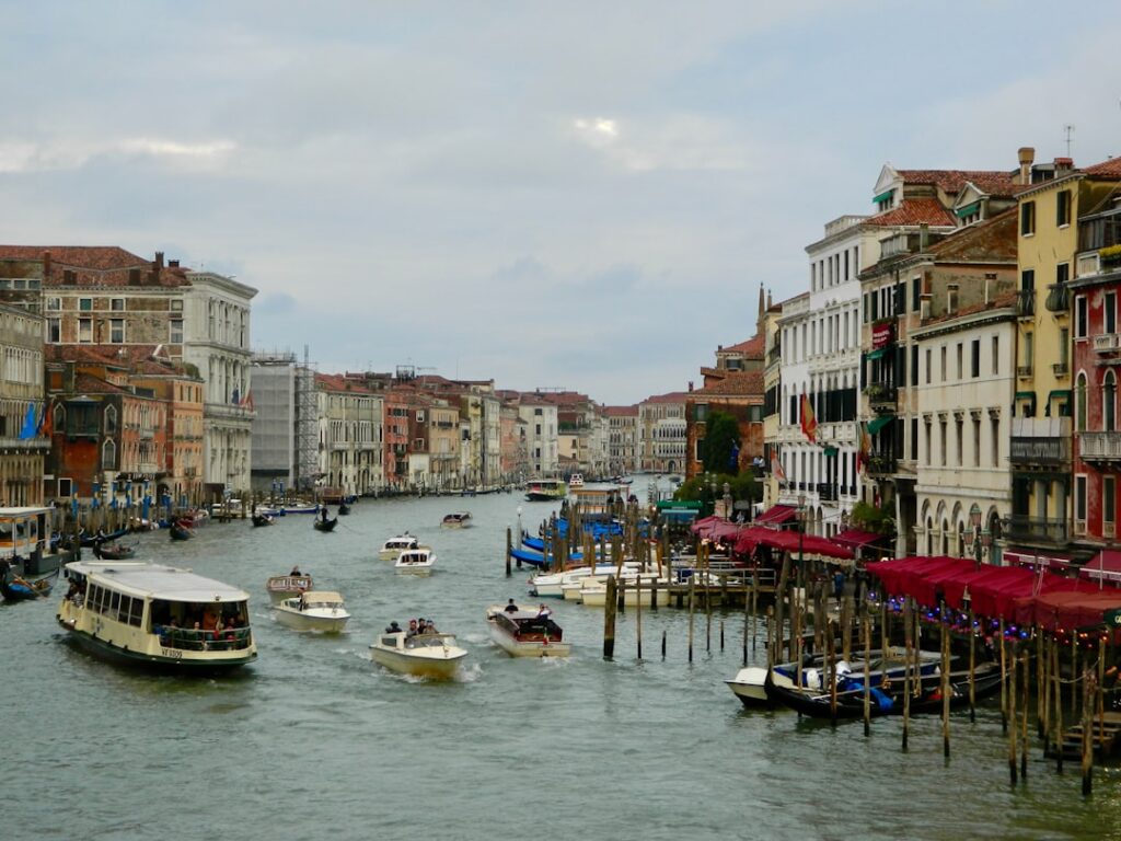 Ponte di Rialto rainy day reflections