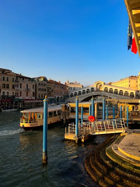Venice vaporetto boarding Fondamenta Nove